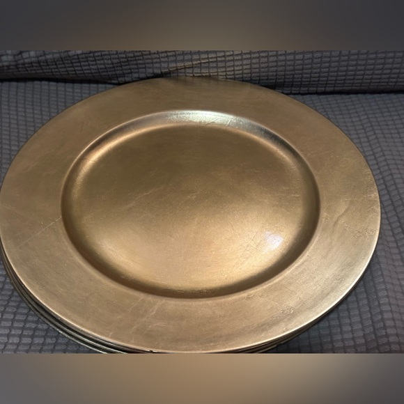 SET OF 4 GOLD CHARGER PLATES - Picture 3 of 5